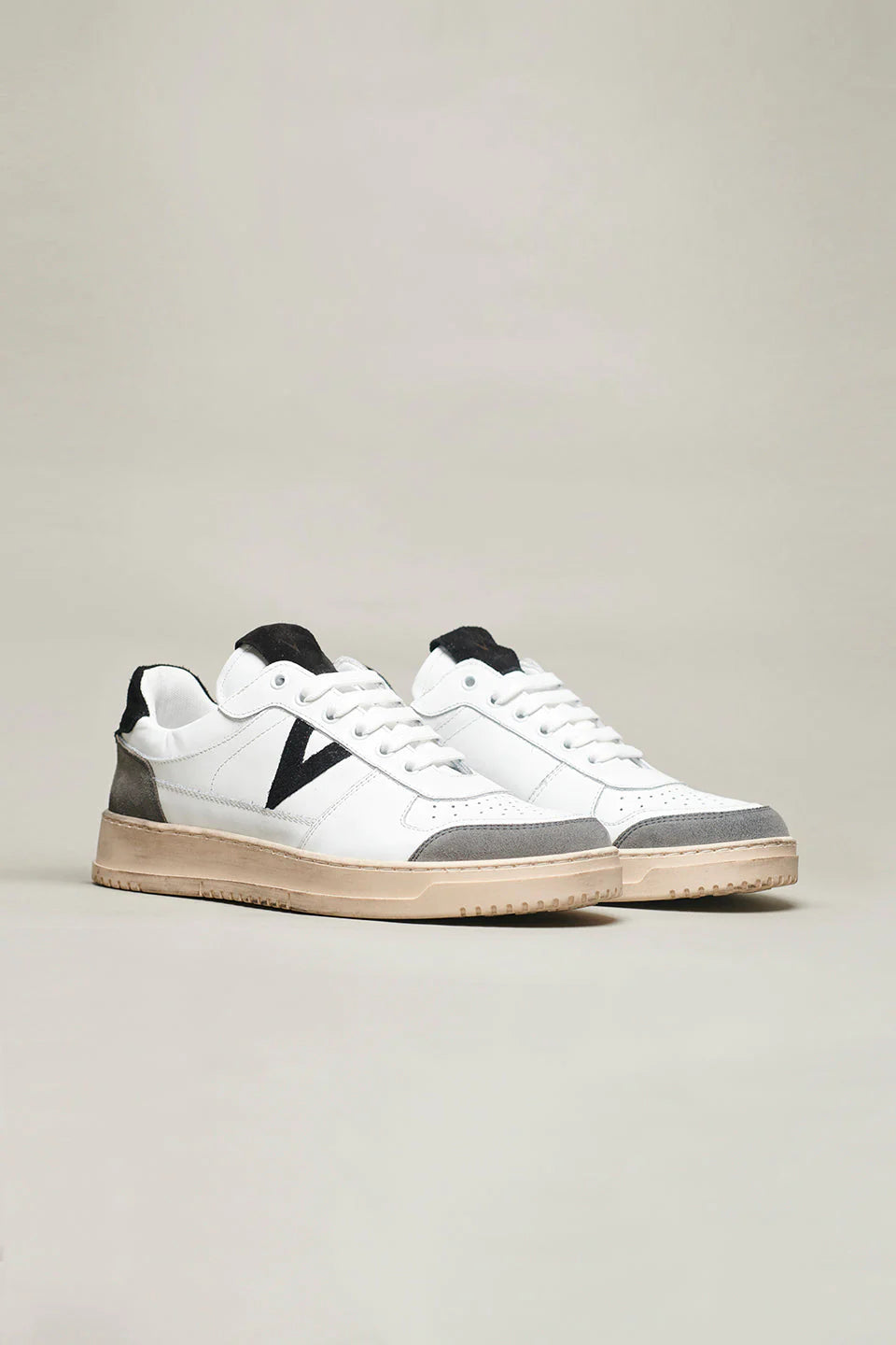Sneakers COLLEGE V2 33612